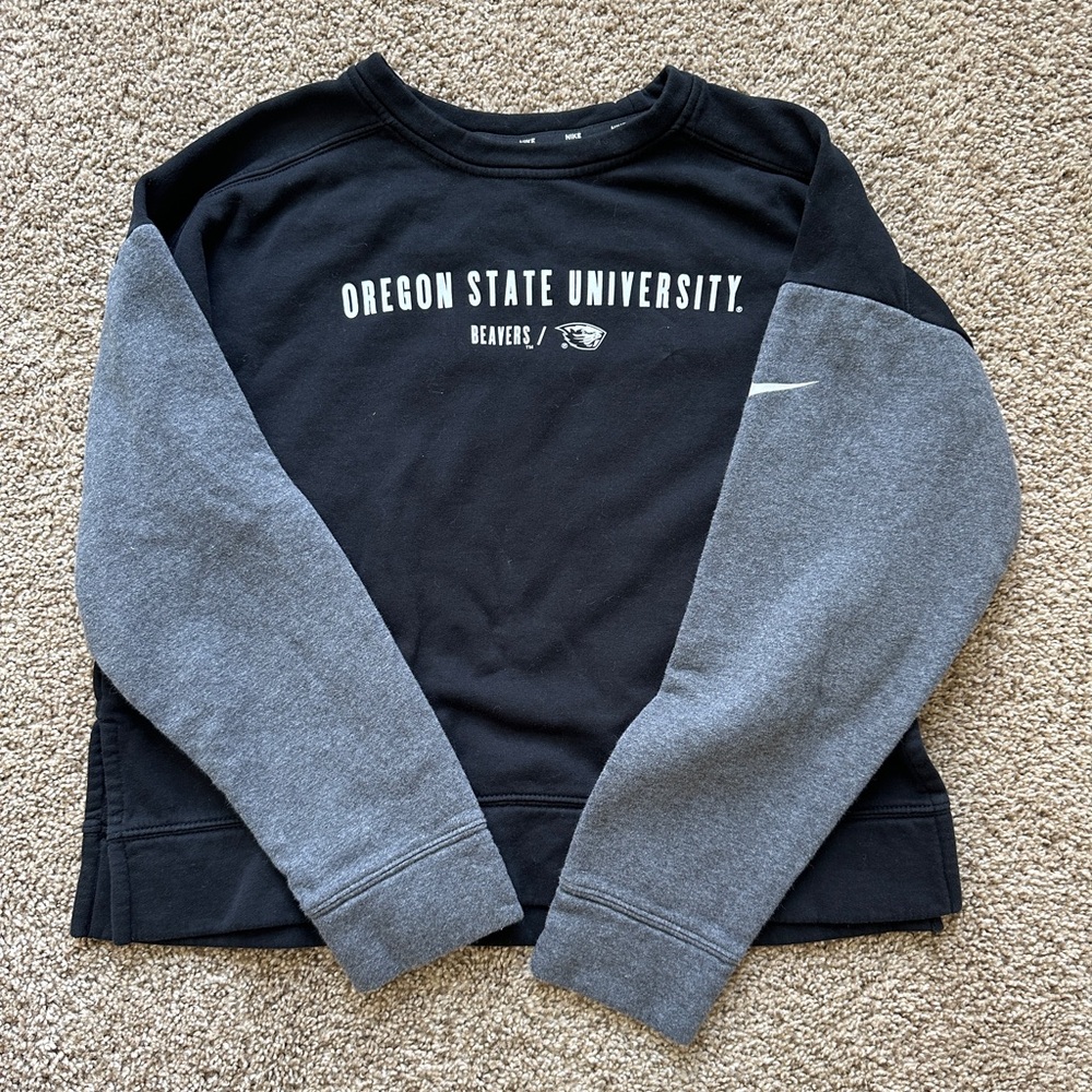 Medium Nike Oregon State top 💛